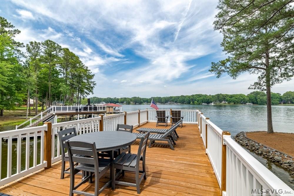 116 Watermans Dr