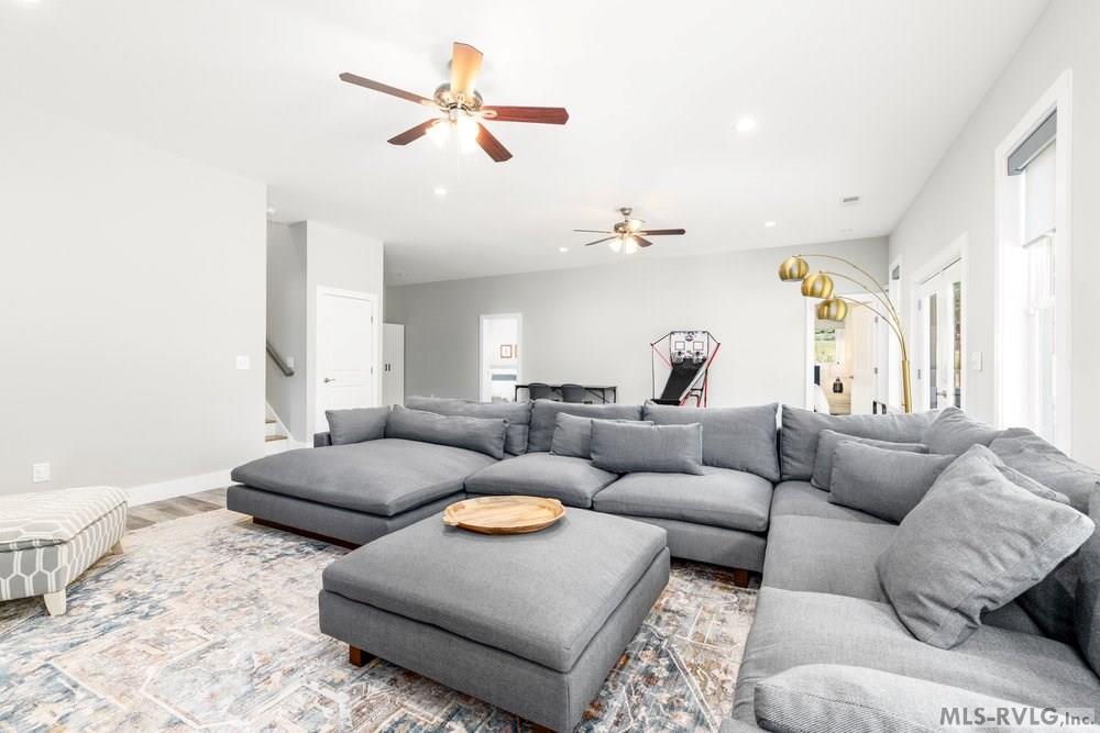 116 Watermans Dr