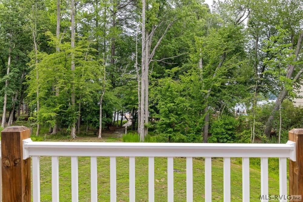 116 Watermans Dr