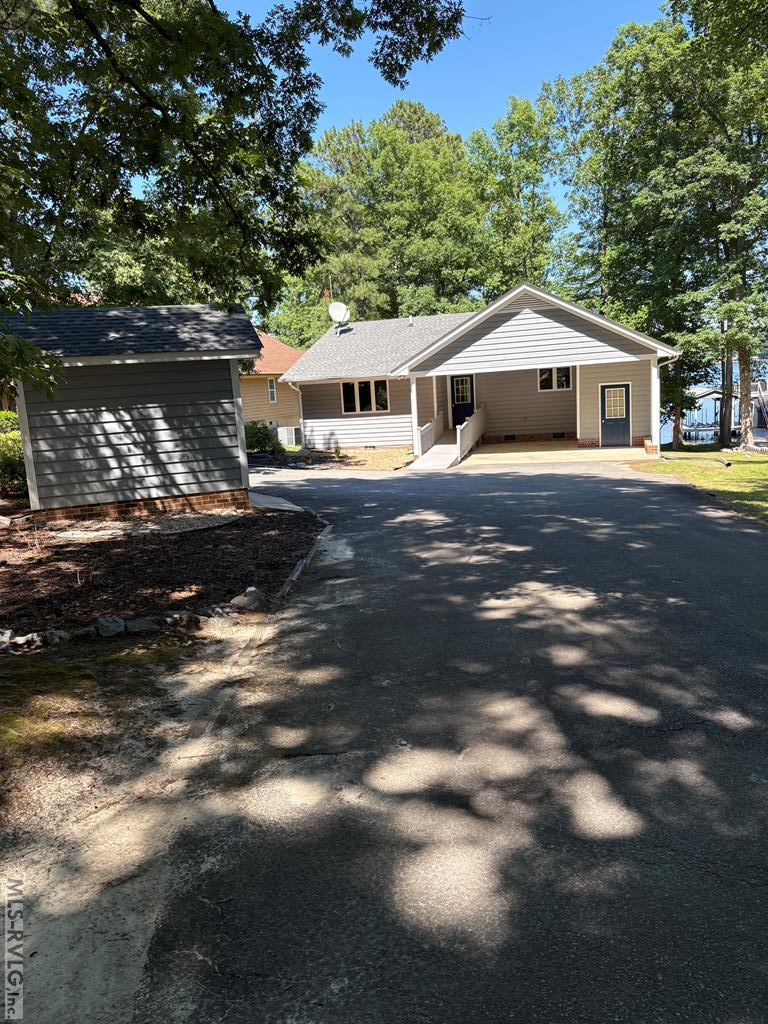 192 Watermans Dr