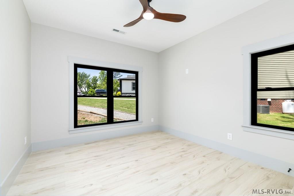 137 Syds Bluff