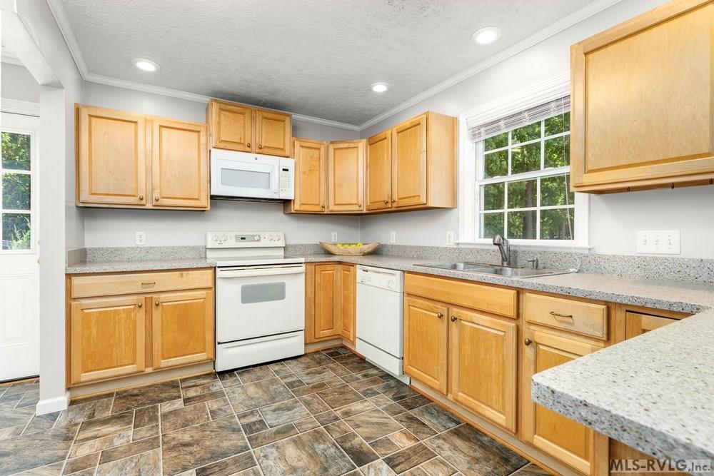 108 Dogwood Pointe Dr