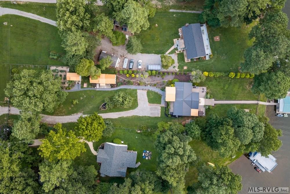 490 Paradise Drive