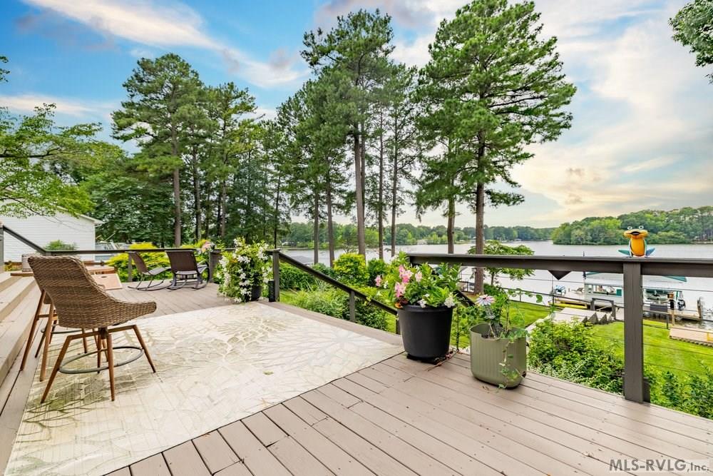 490 Paradise Drive