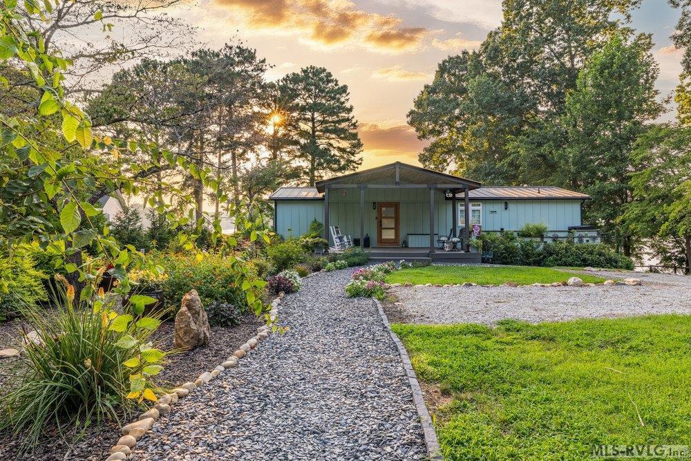 490 Paradise Drive