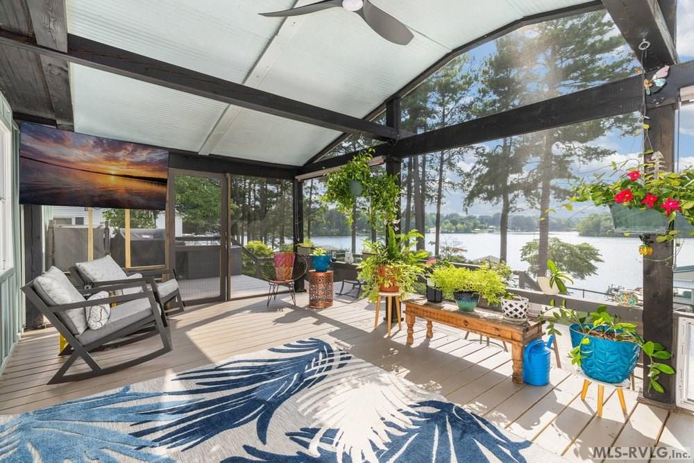 490 Paradise Drive