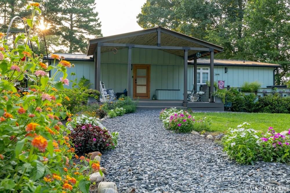 490 Paradise Drive