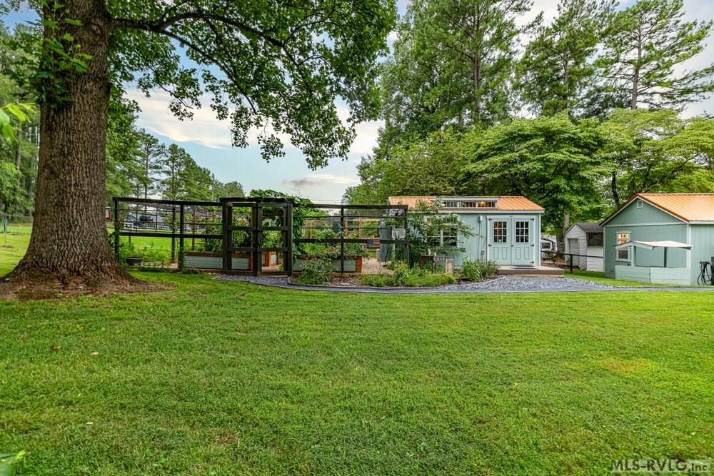 490 Paradise Drive