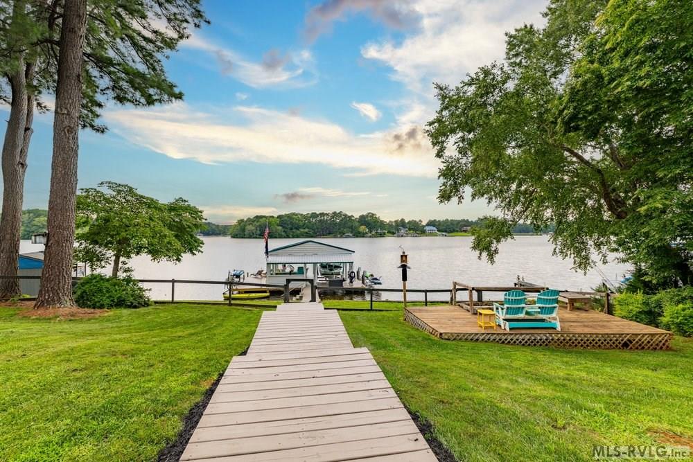 490 Paradise Drive