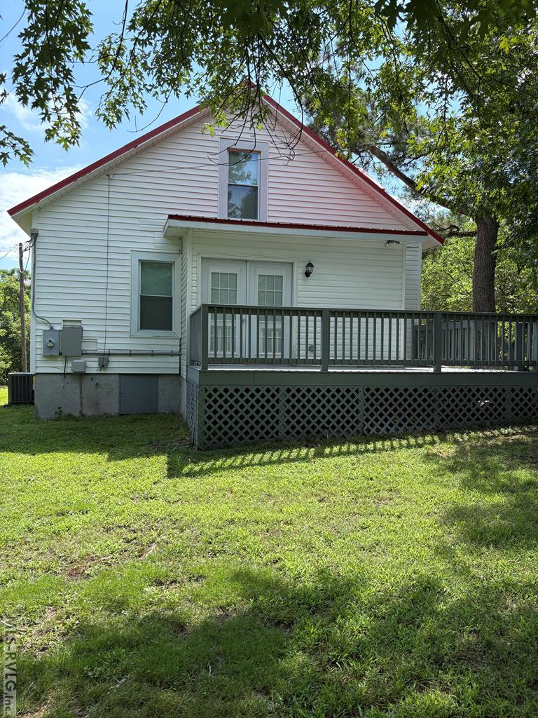 105 Woodlawn Ave