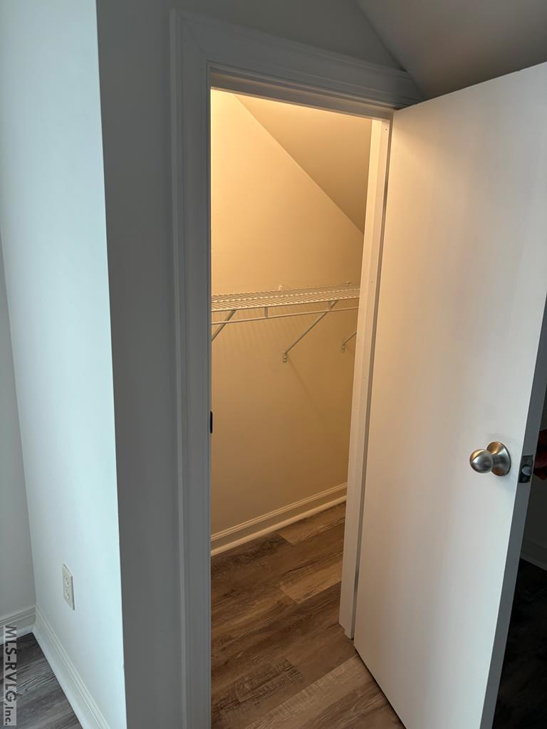 105 Woodlawn Ave