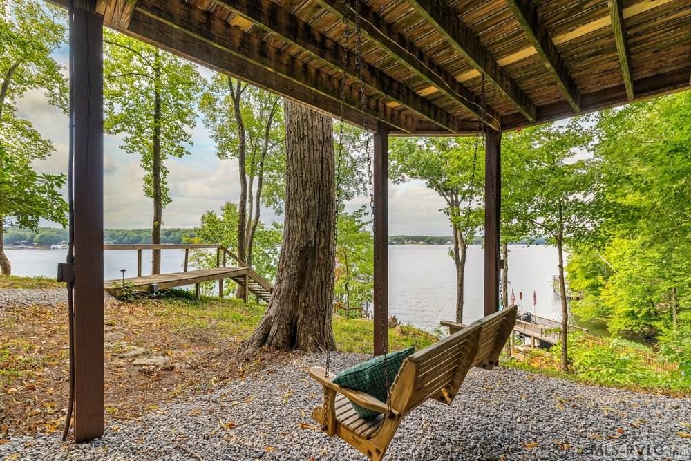 143 Laurel Bluff