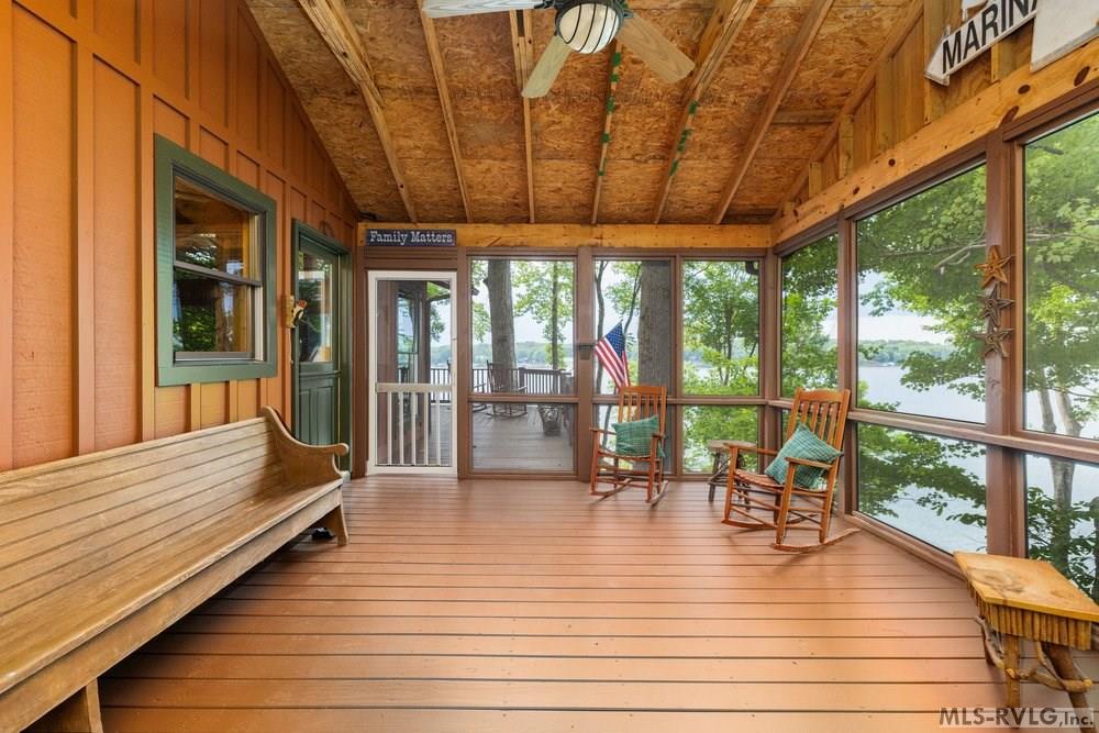 143 Laurel Bluff