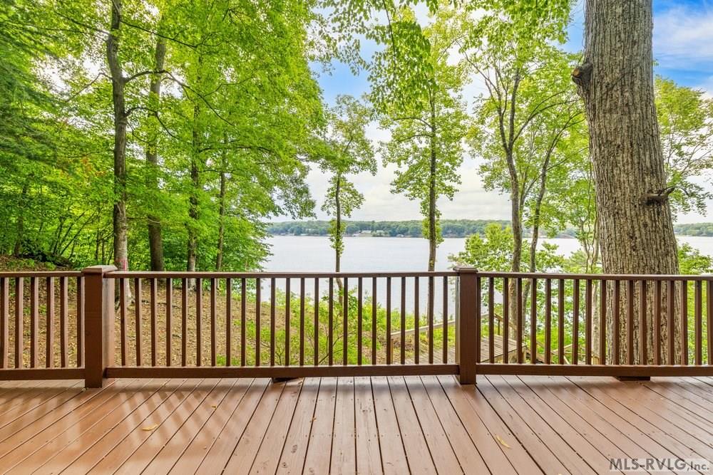 143 Laurel Bluff