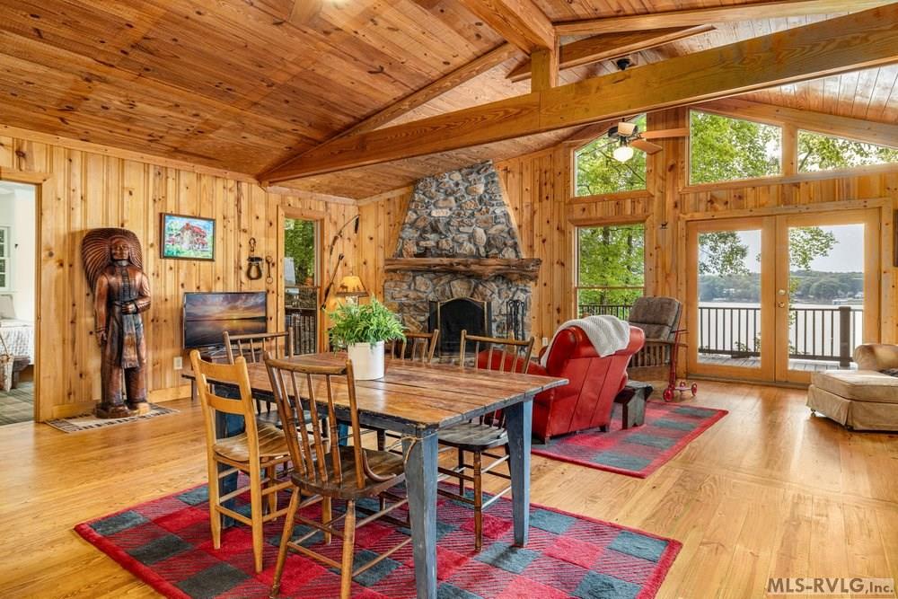 143 Laurel Bluff