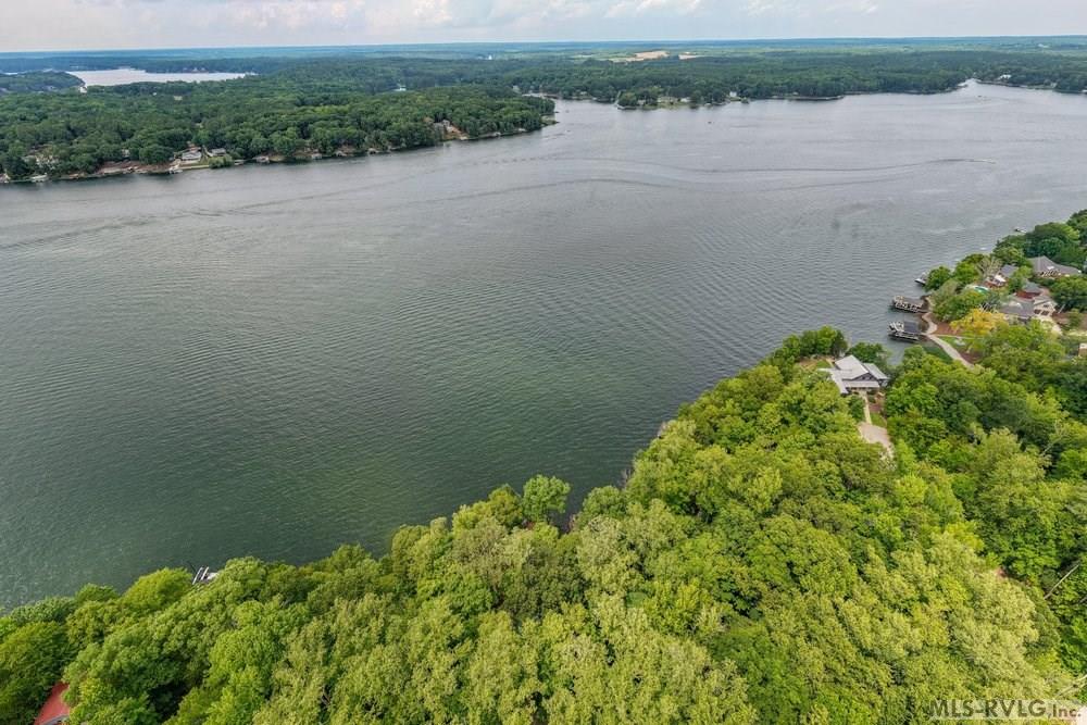 143 Laurel Bluff