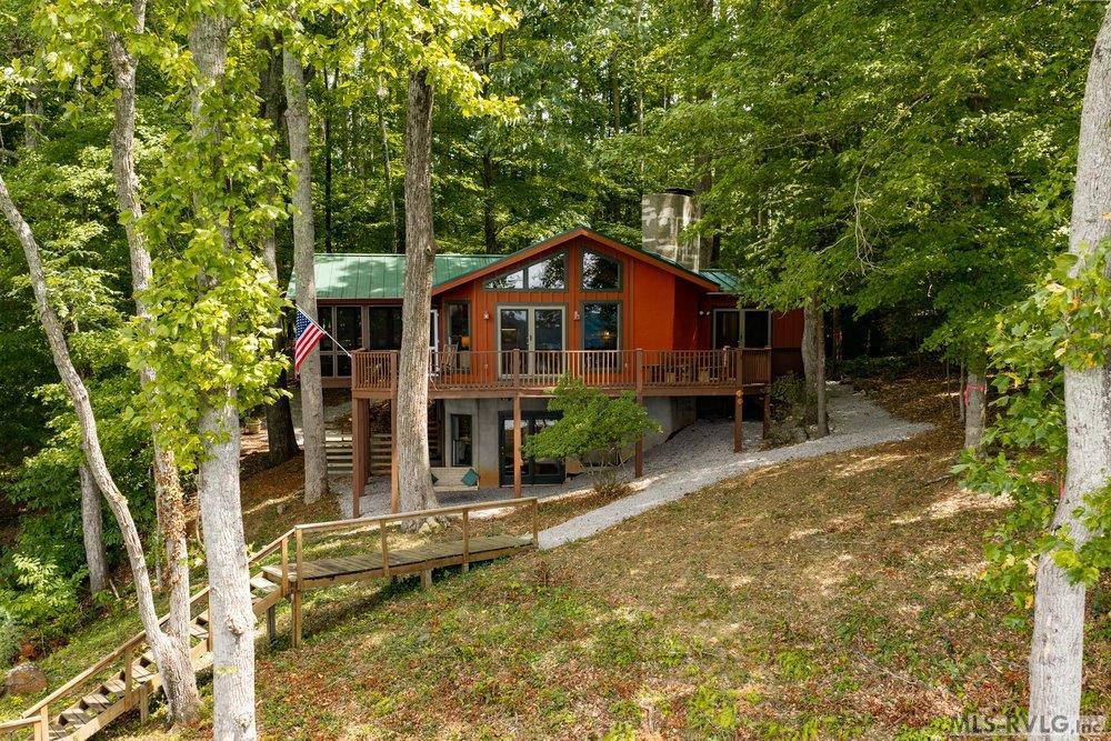 143 Laurel Bluff