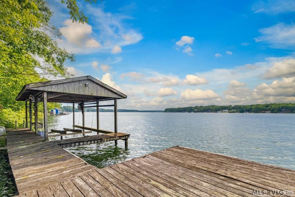 143 Laurel Bluff