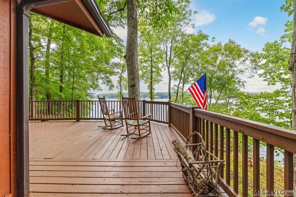 143 Laurel Bluff