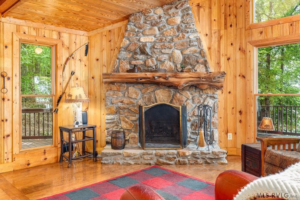 143 Laurel Bluff