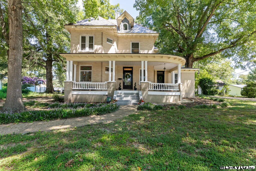 221 Franklin Street