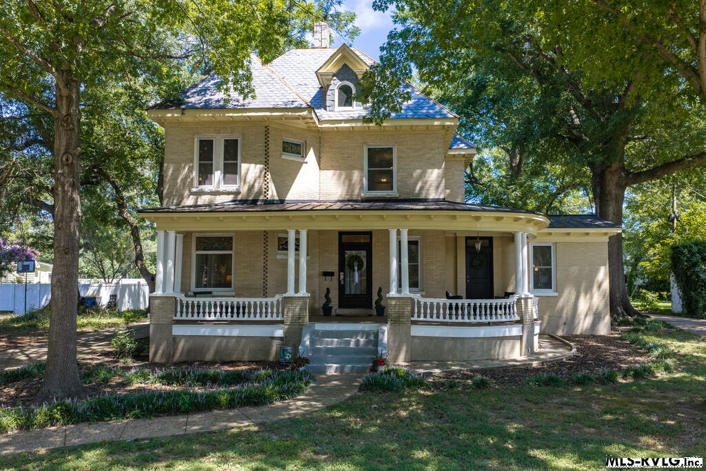 221 Franklin Street