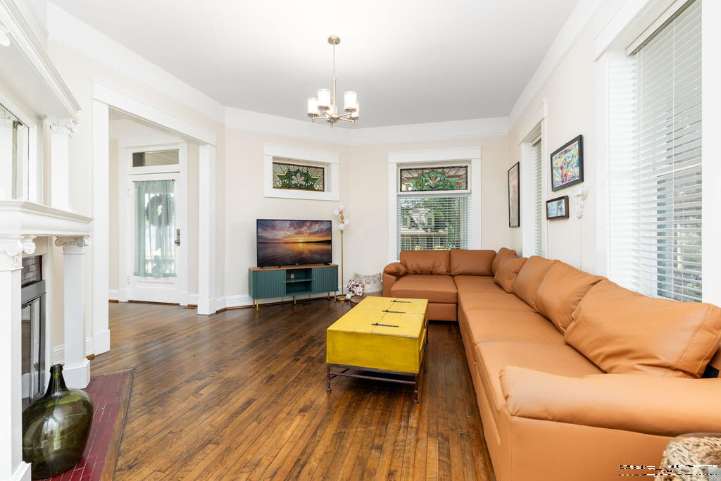 221 Franklin Street