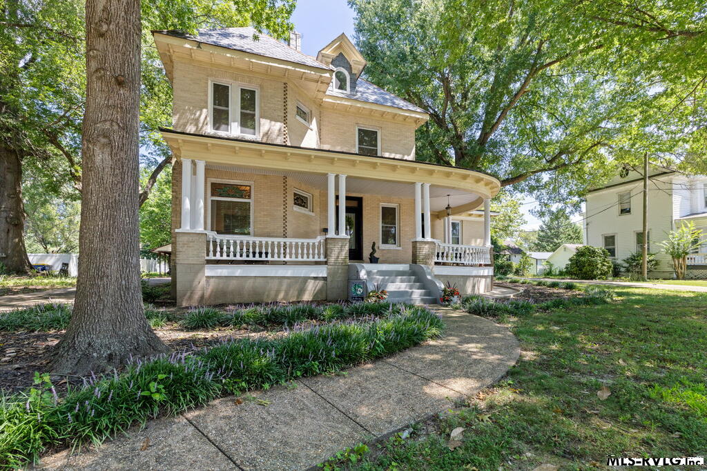 221 Franklin Street