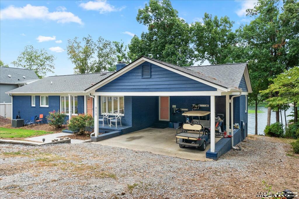 211 Woodhaven Lane
