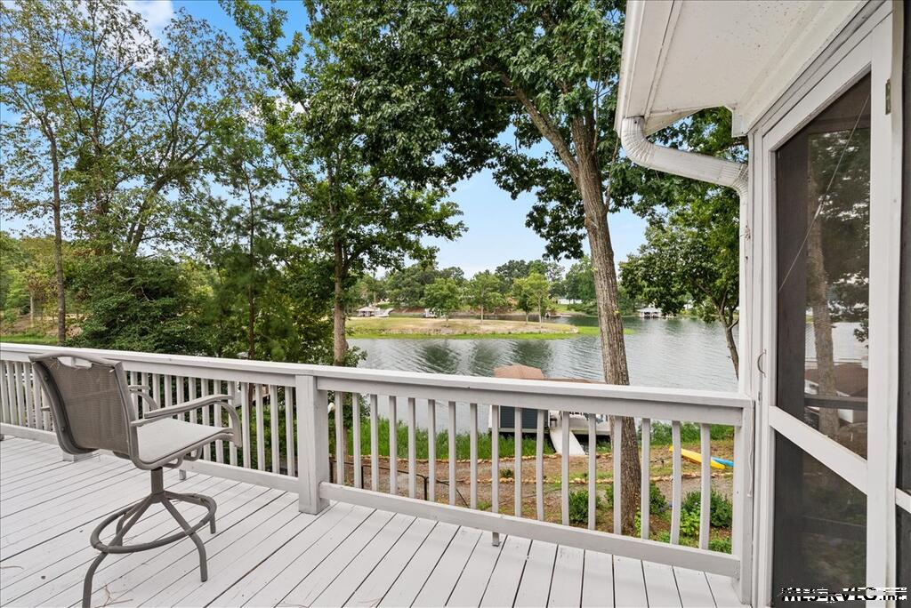 211 Woodhaven Lane