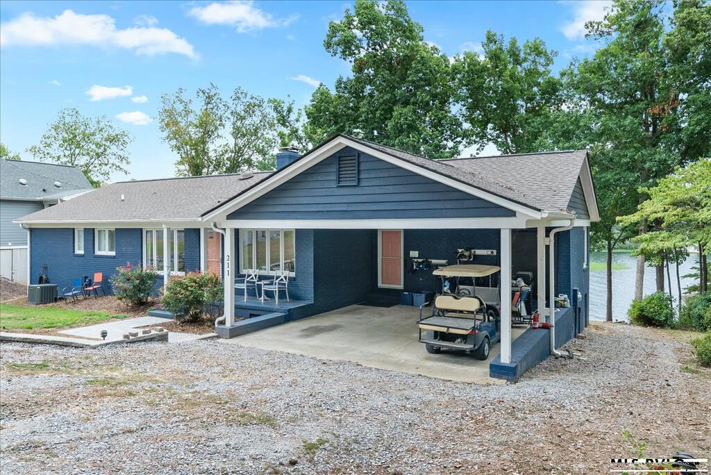 211 Woodhaven Lane