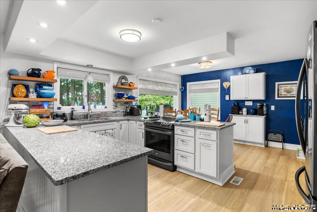 211 Woodhaven Lane