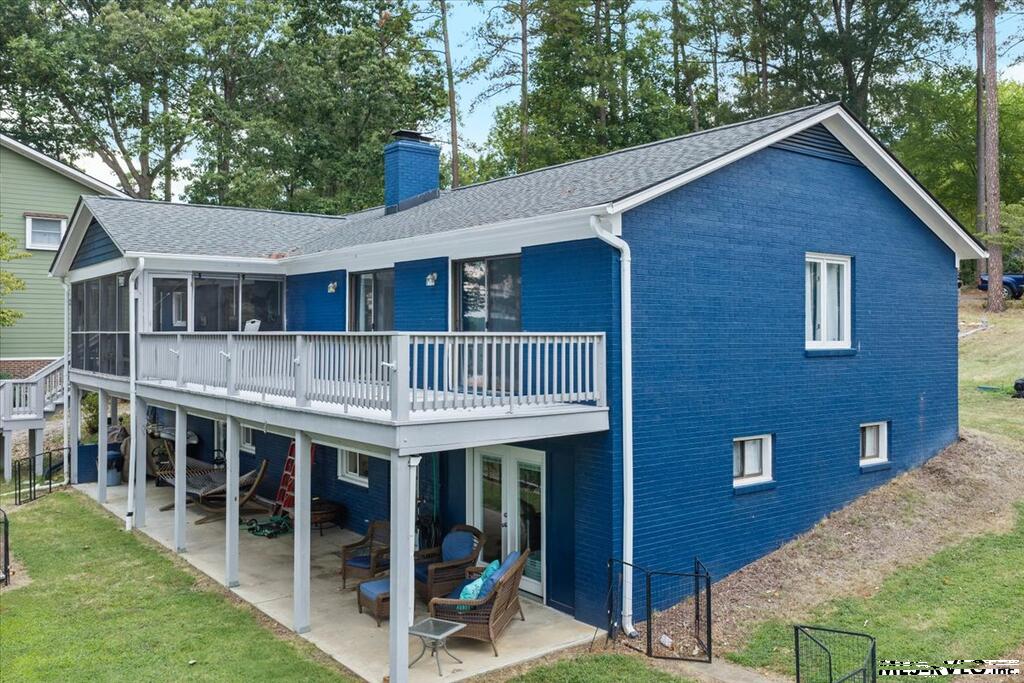 211 Woodhaven Lane