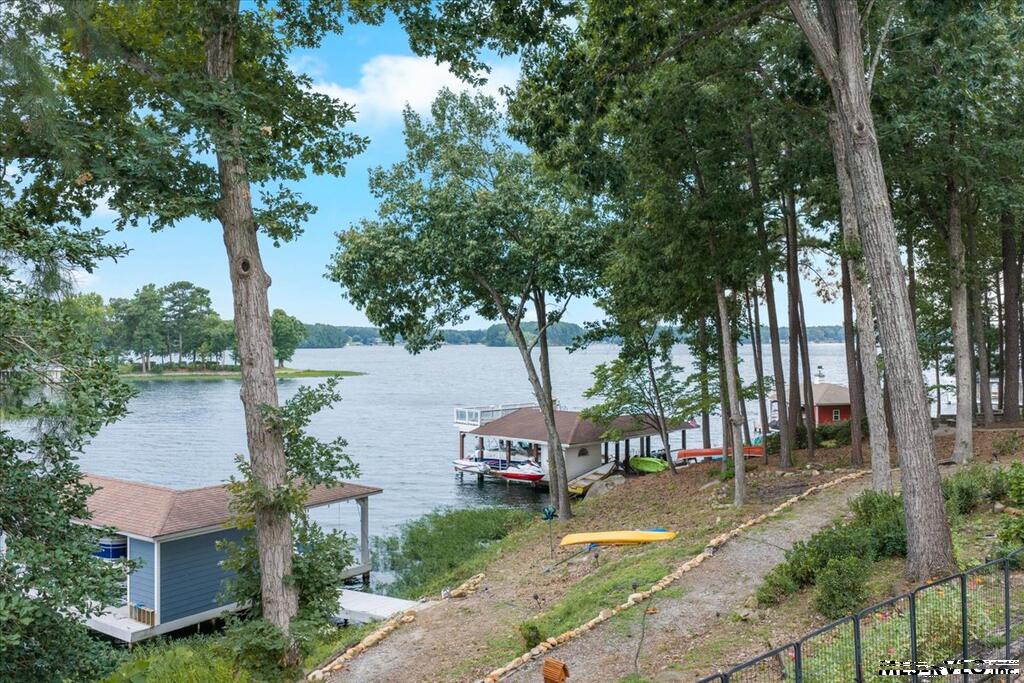 211 Woodhaven Lane