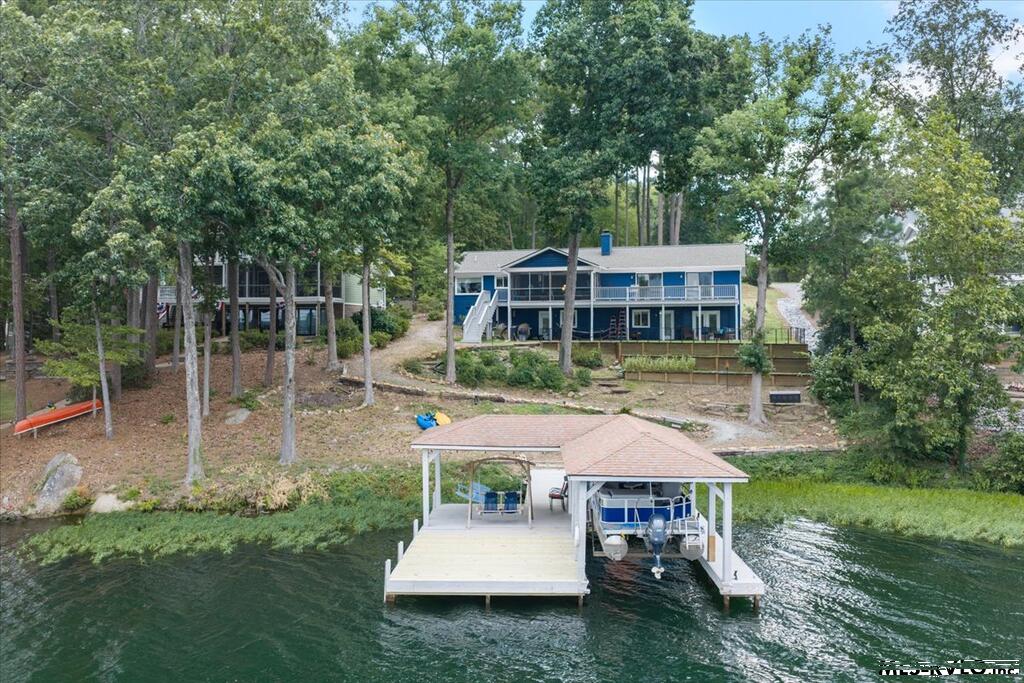 211 Woodhaven Lane