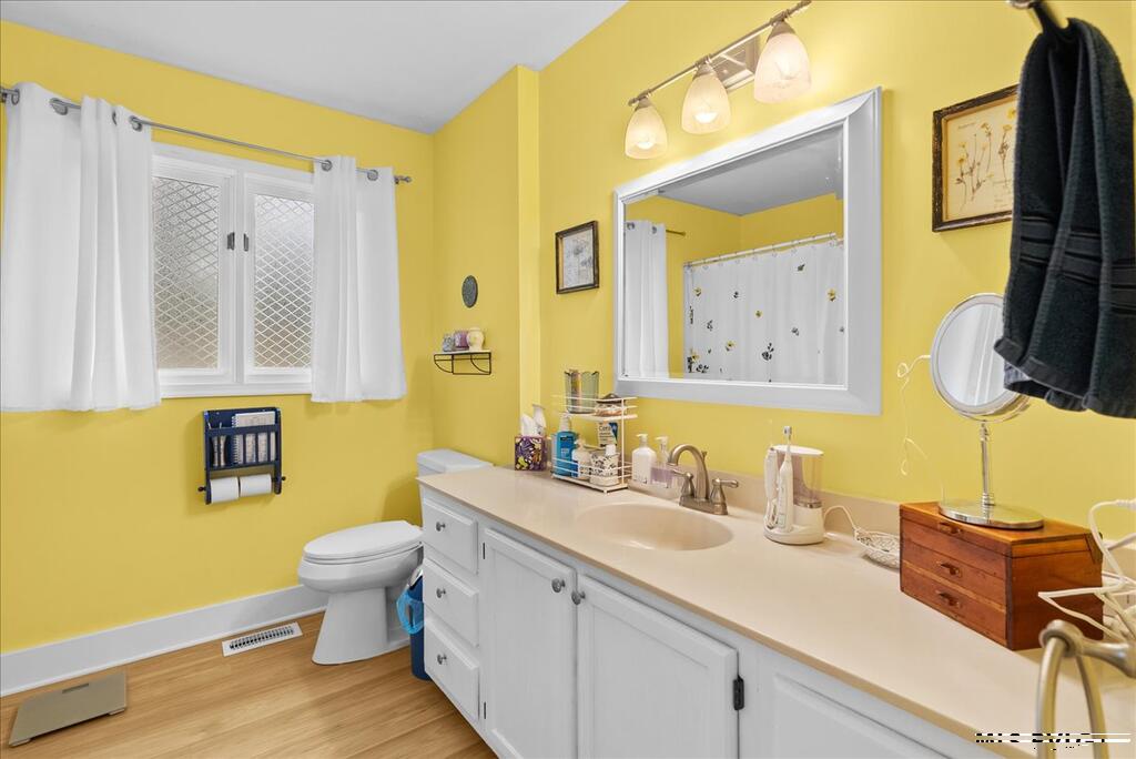 211 Woodhaven Lane