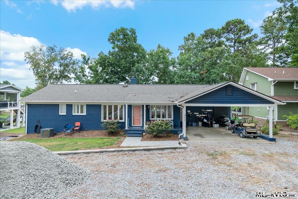 211 Woodhaven Lane