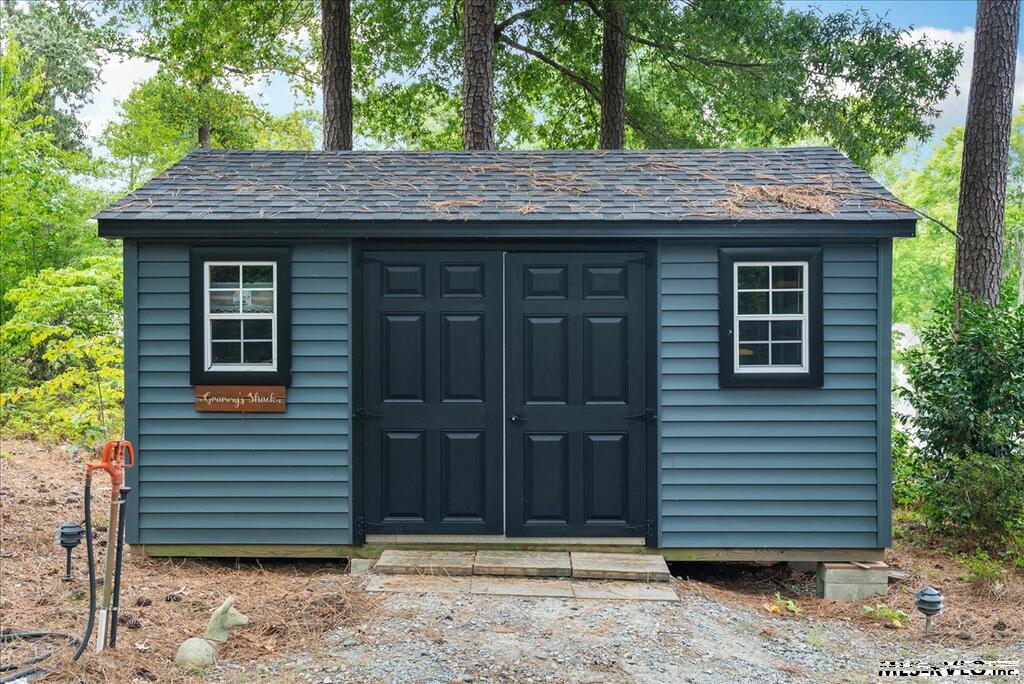 211 Woodhaven Lane