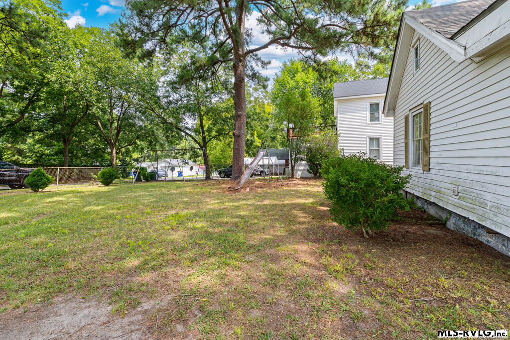 211 N. Mecklenburg Ave.