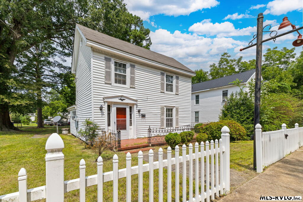 211 N. Mecklenburg Ave.