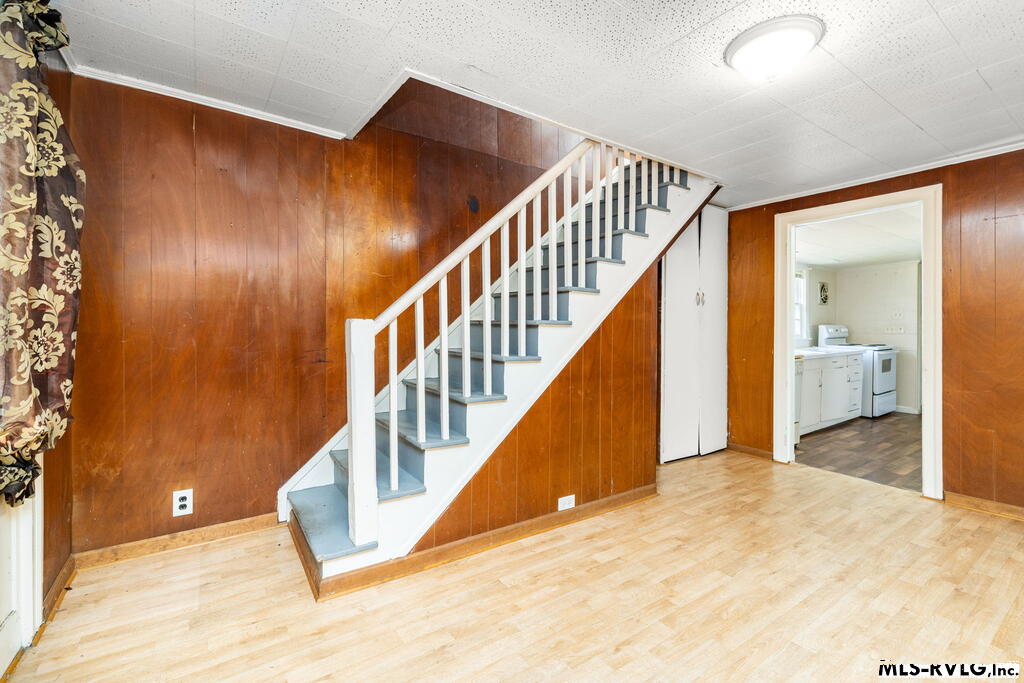 211 N. Mecklenburg Ave.