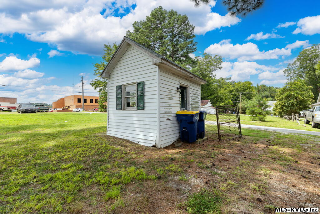 211 N. Mecklenburg Ave.