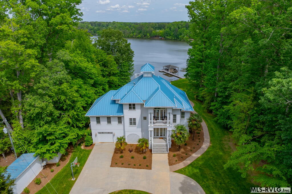 120 Brooks Court