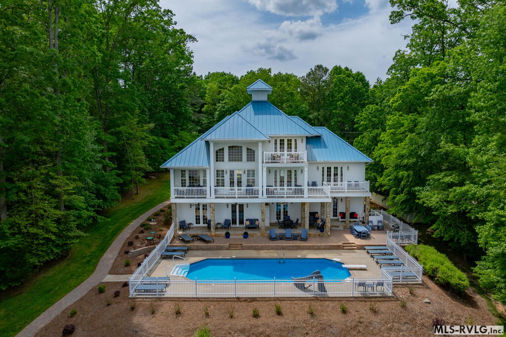 120 Brooks Court