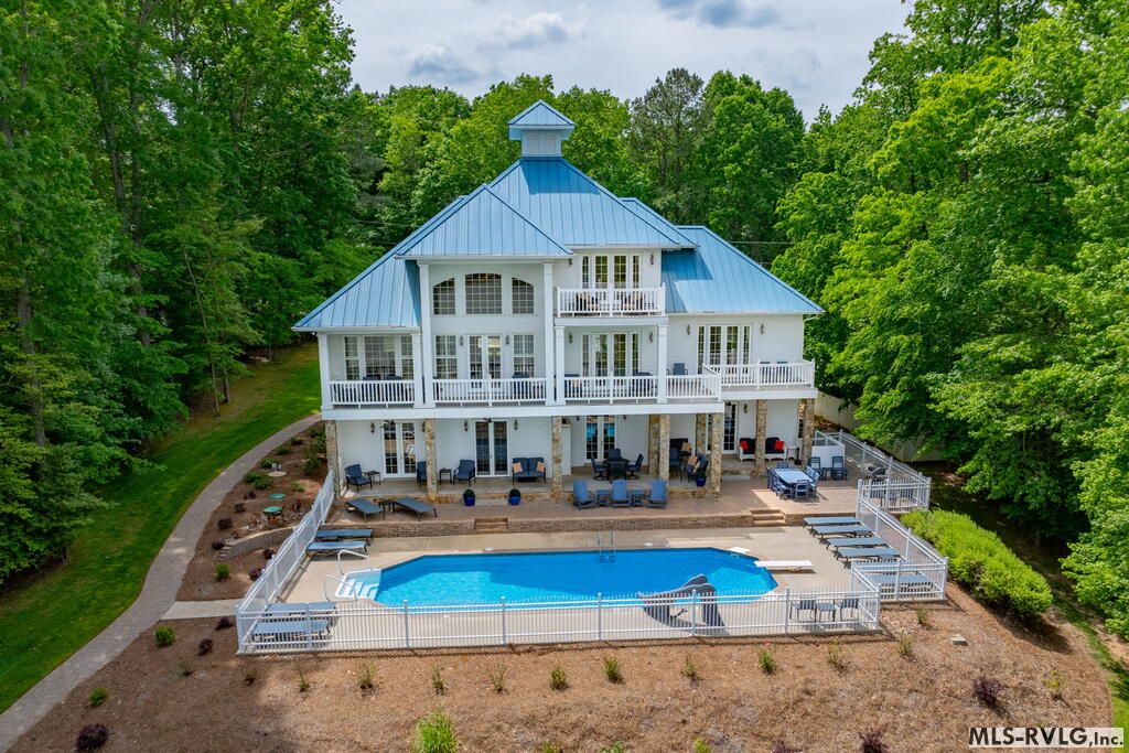 120 Brooks Court