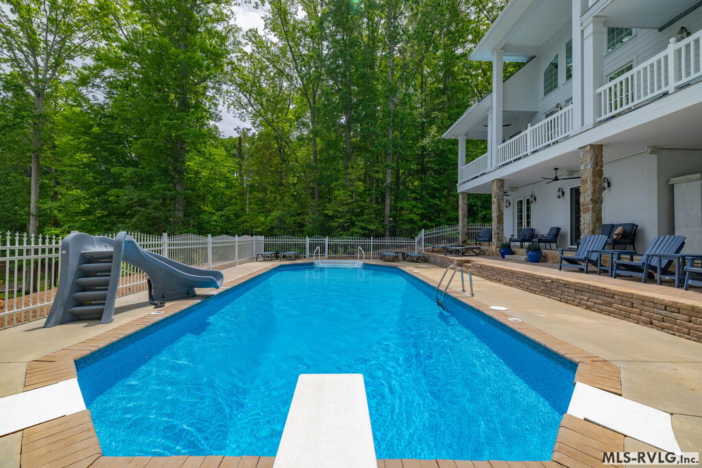 120 Brooks Court