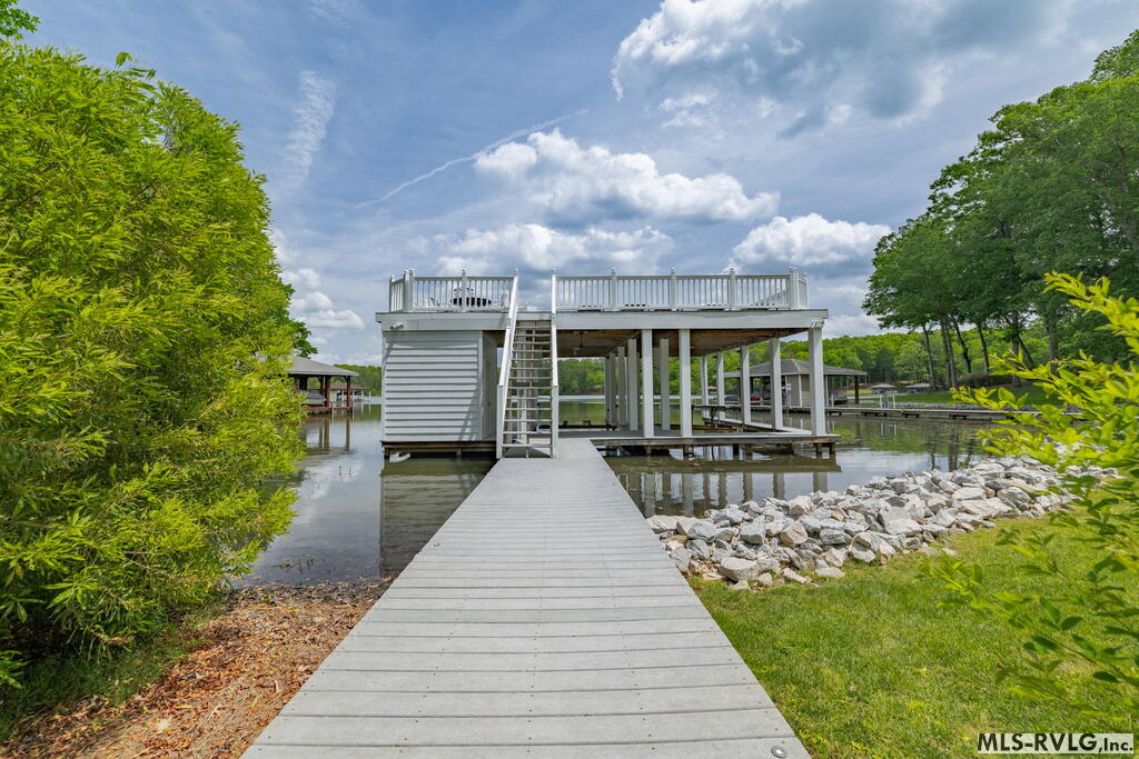 120 Brooks Court