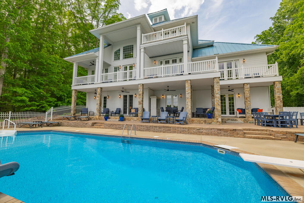 120 Brooks Court