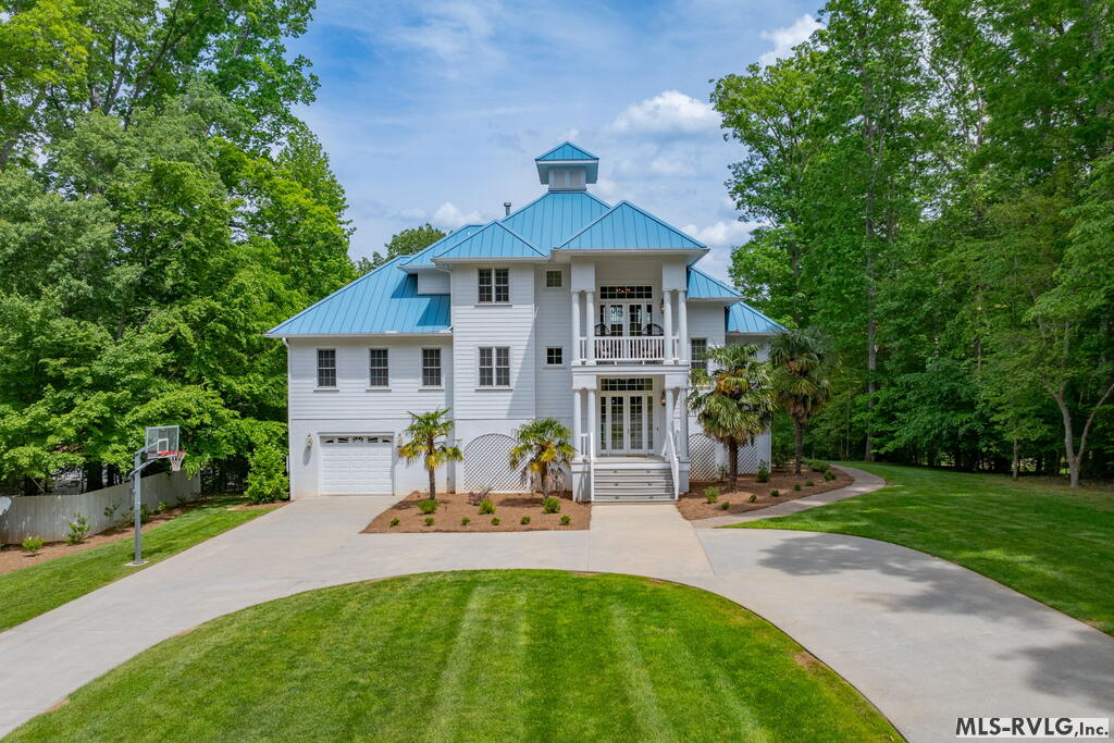 120 Brooks Court