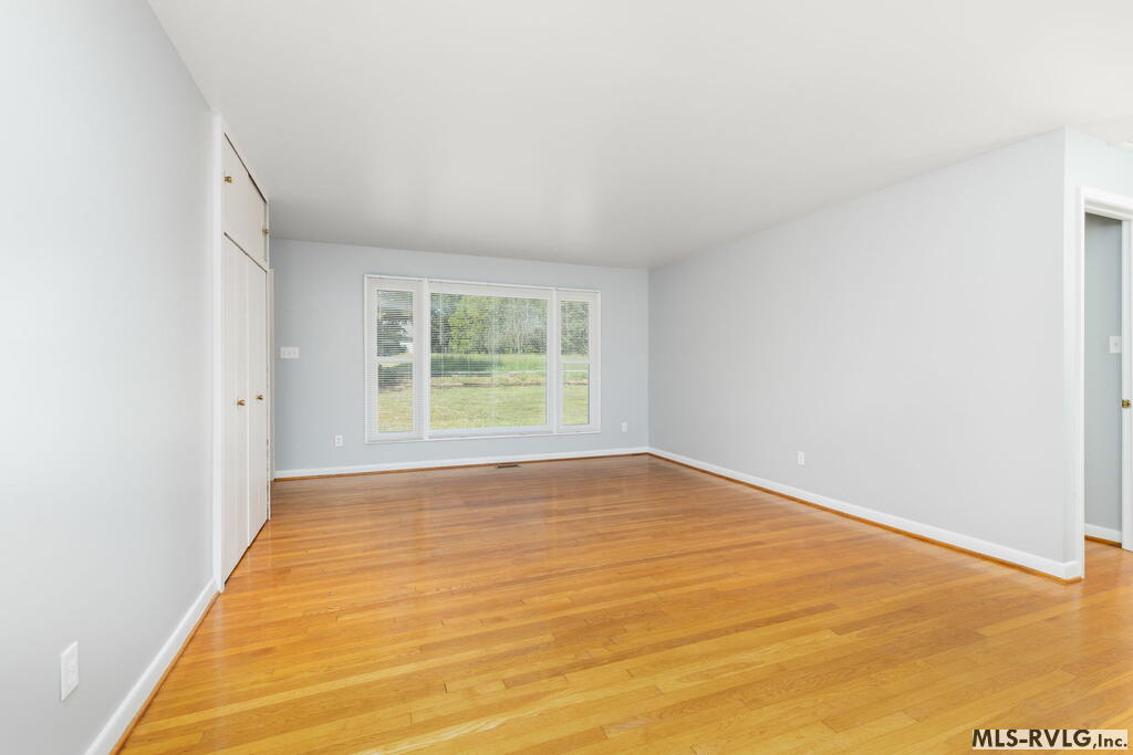 1554 Traffic Road